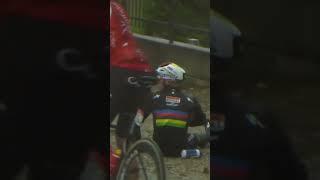 OUCH  Remco Evenepoel's crash HAD to hurt... #giroditalia #cycling #shorts