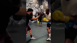 FLOYD MAYWEATHER BOXING MASTERCLASS ON THE PADS AT 46 YEARS OLD!