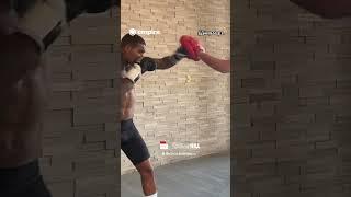 Conor Benn on the pads with coach, Tony Sims, in Guadalajara  #ConorBenn #Boxing