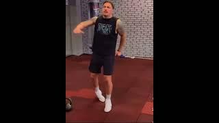 OLEKSANDR USYK DANCING IN THE GYM!
